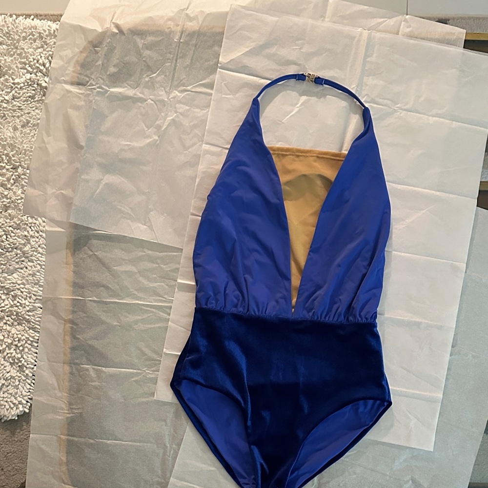 JD DANCEWEAR “Jewel Leo” perfect to standout ! Size: AS WORE ONLY ONCE!